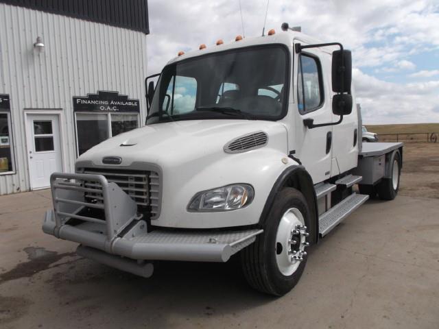 Image #0 (2005 FREIGHTLINER M2 LOW PRO S/A CREW CAB DECK TRUCK)